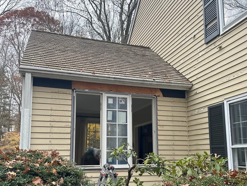Andersen 400 Series Woodwright windows being installed